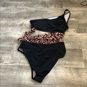 ROMWE swimsuit cheetah tie one piece